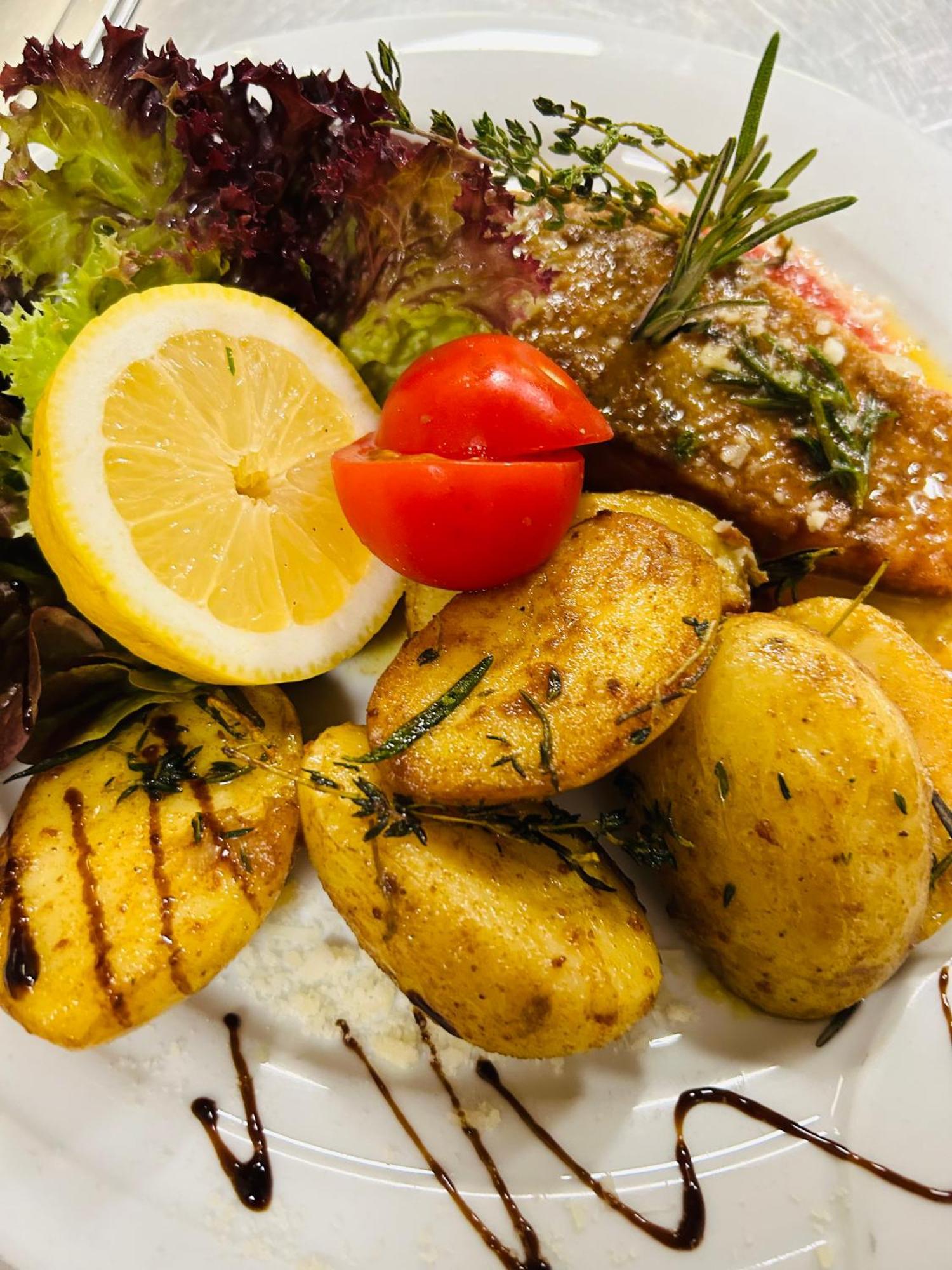 Hotel & Restaurant Olio E Pane Enzklösterle Eksteriør billede